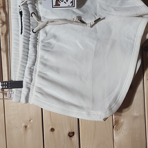 Obey Women's Shorts Size Small NWT - Picture 2 of 7